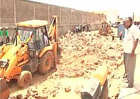 11 dead as compound wall collapses